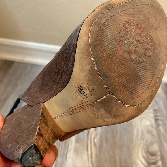 Vince Camuto Mocha Brown Leather Open Booties Size 7 - Picture 4 of 7